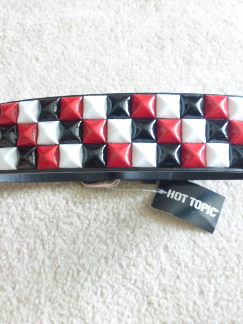 NWT HOT TOPIC kids black, red and white pyramid studded belt size XS - Picture 10 of 14